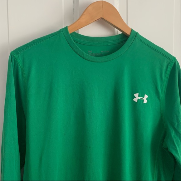 Under Armour loose fit top in dry fit fabric, great kelly green color, Size S - Picture 5 of 10